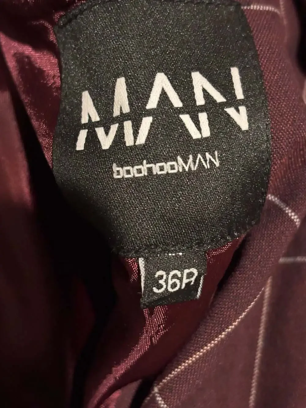 boohooMAN Men's Windowpane Check Slim Fit Suit Blazer in Burgundy